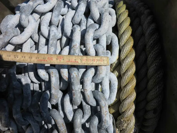 Image 6 of 7 - Anchor winch