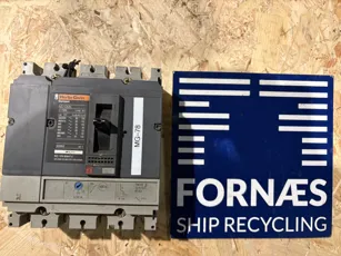 Merlin Gerin - Compact