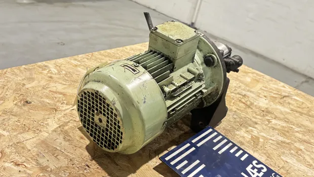 Image 4 of 10 - HP1023