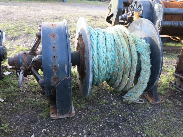 Image 1 of 8 - Tackle winch