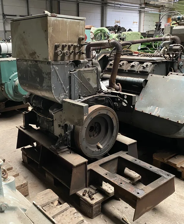 Image 2 of 5 - Deutz - A4L514