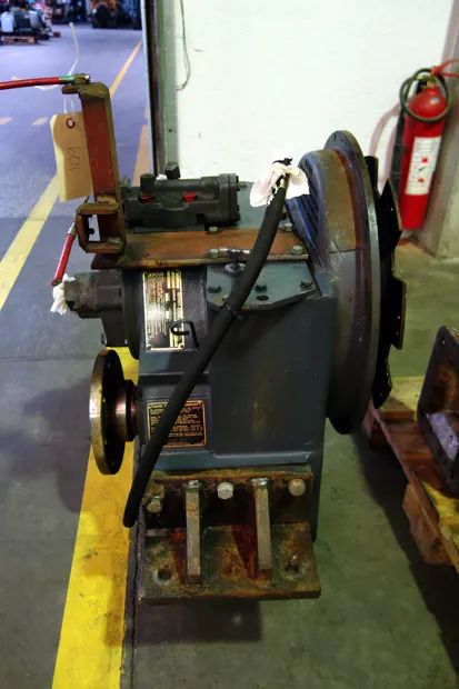 Image 4 of 7 - Twin Disc - MG 5111V