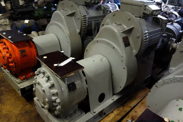 Image 1 of 6 - Brattvaag - G16 /9525 Clockwise