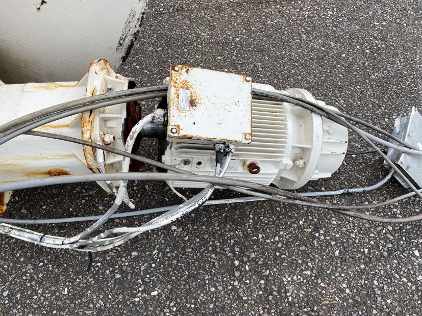 Image 3 of 6 - ND376