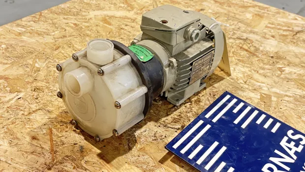 Image 7 of 10 - Filters Siebec - M50