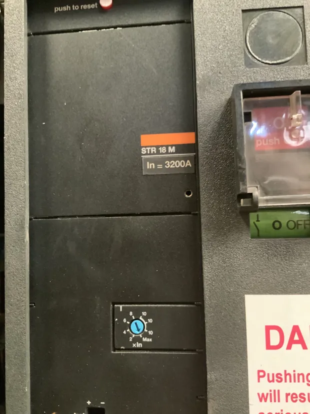 Image 3 of 5 - Merlin Gerin - M32H2