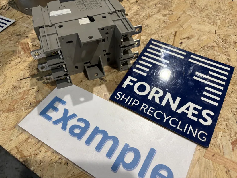 Image 3 of 4 - MERLIN GERIN - NS100H