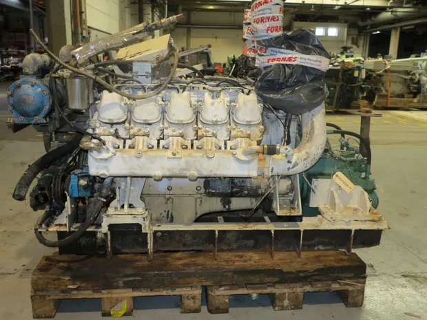 Image 4 of 5 - MAN - D 2530 ME