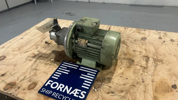 Image 2 of 9 - HP987