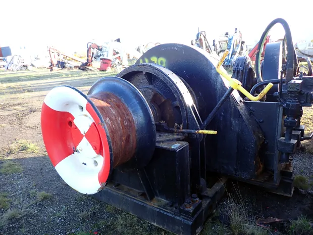 Image 4 of 6 - Anchor winch
