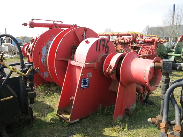 Image 2 of 8 - Anchor/mooring winch