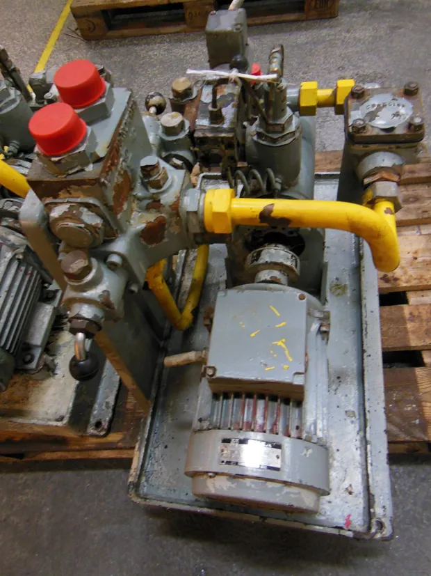 Image 3 of 3 - HP292