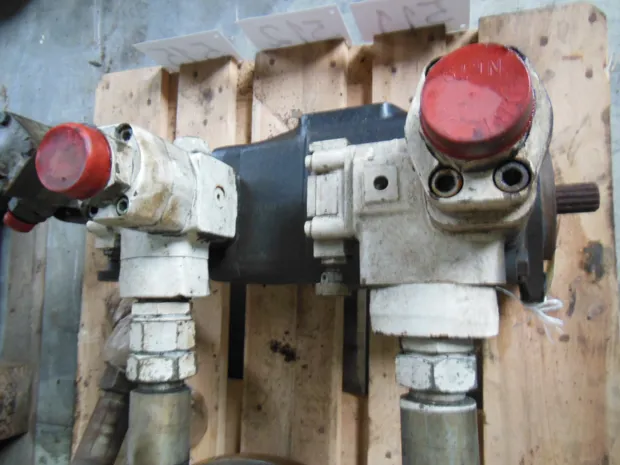 Image 2 of 2 - HP515