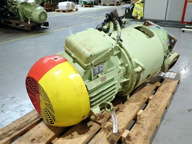 Image 4 of 6 - Hamworthy - D5 X 3VP