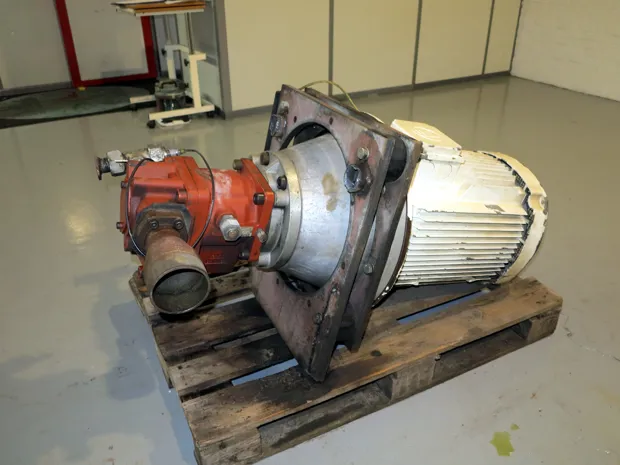 Image 3 of 5 - HP924