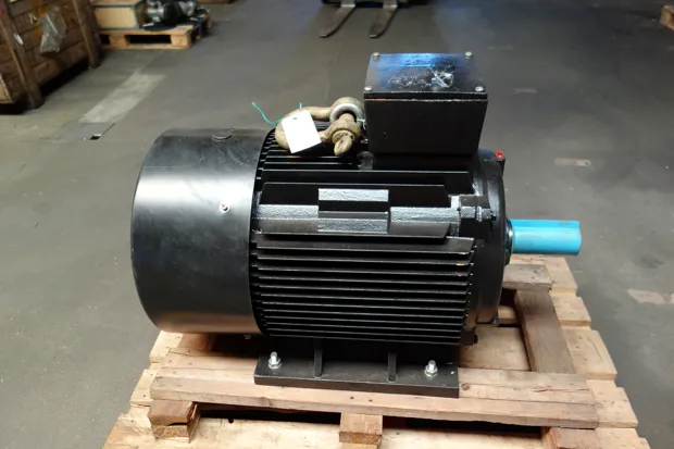 Image 1 of 3 - Siemens - 1LA6 283-4SA80Z 280M