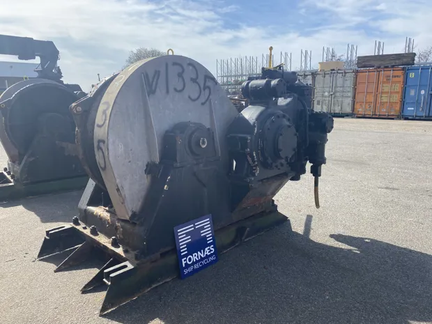 Image 5 of 11 - Anchor winch