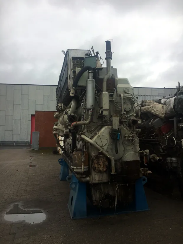 Image 4 of 14 - Wärtsilä - 8R32