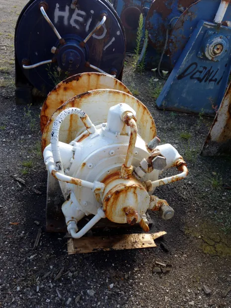 Image 3 of 3 - Tackle winch