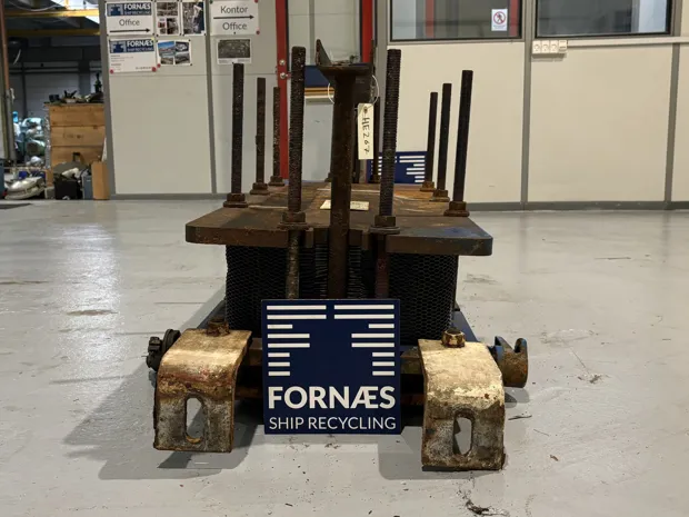 Image 2 of 9 - APV - N35