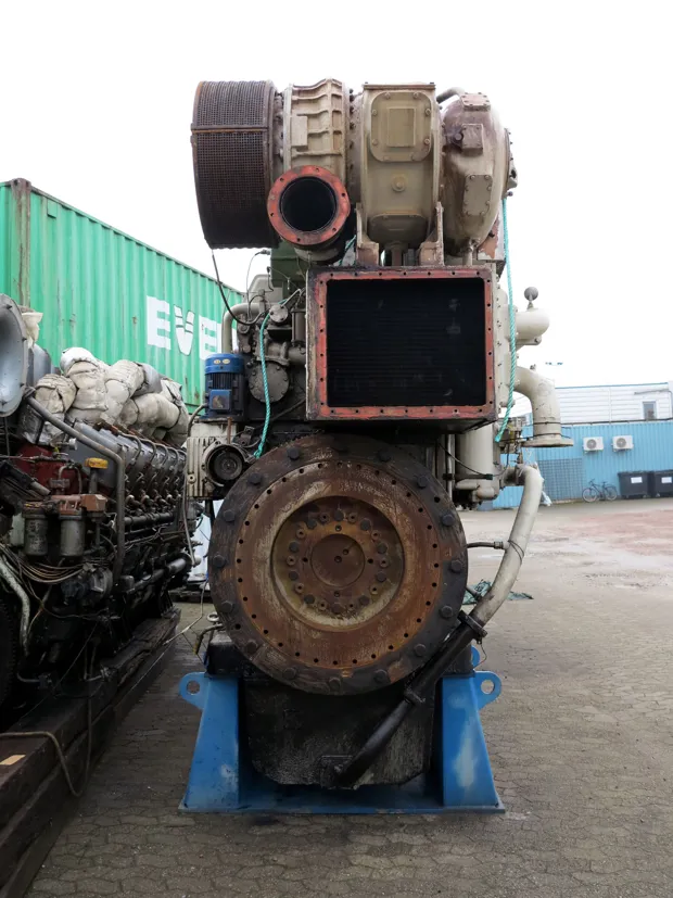 Image 2 of 14 - Wärtsilä - 8R32