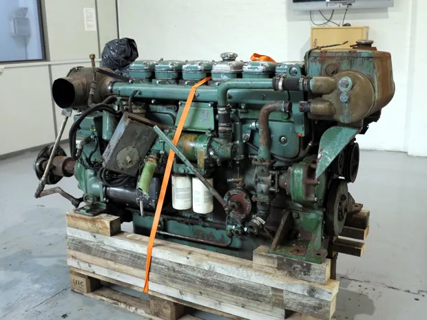 Image 3 of 5 - Volvo - MD 100A