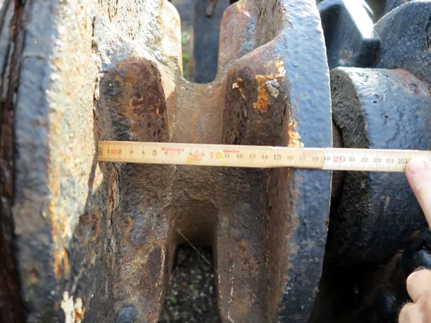 Image 4 of 5 - Anchor winch