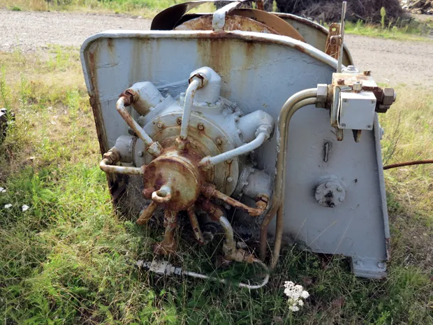 Image 3 of 3 - Trawl winch