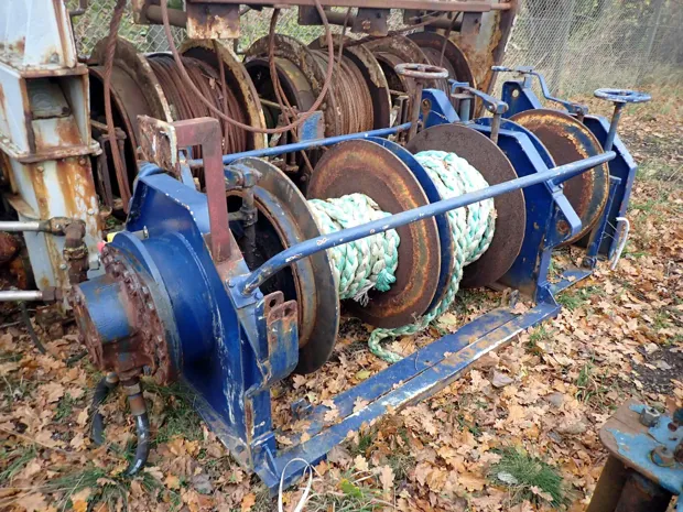 Image 1 of 3 - Trawl winch