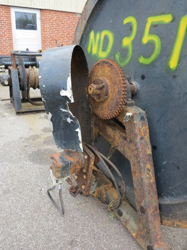 Image 3 of 6 - ND351