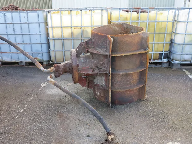 Image 3 of 4 - No plate