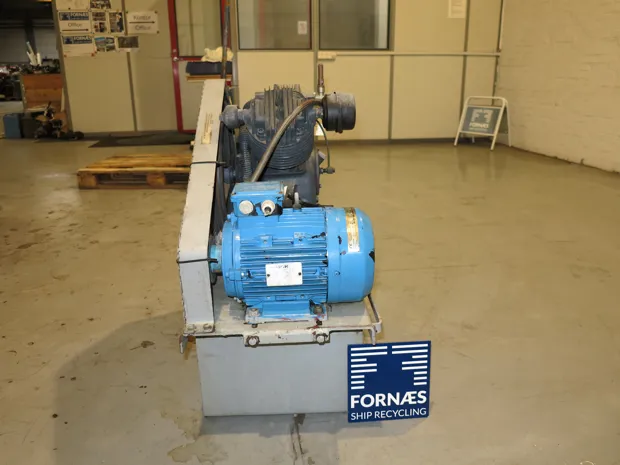 Image 4 of 6 - Dan kompressor - S-350-2/40