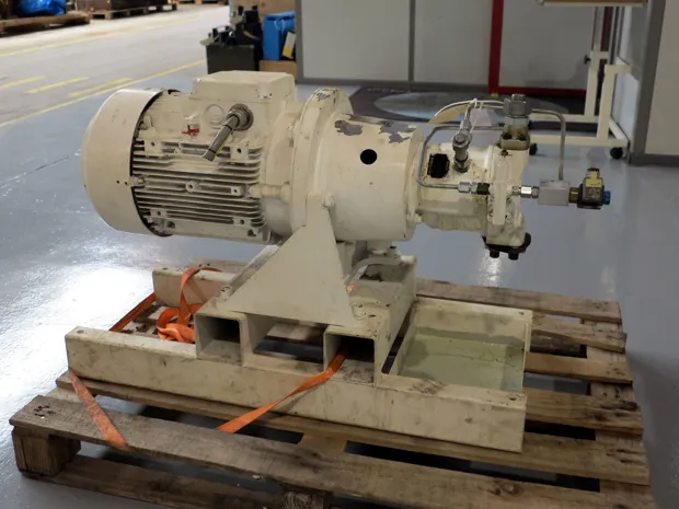 Image 2 of 6 - HP913