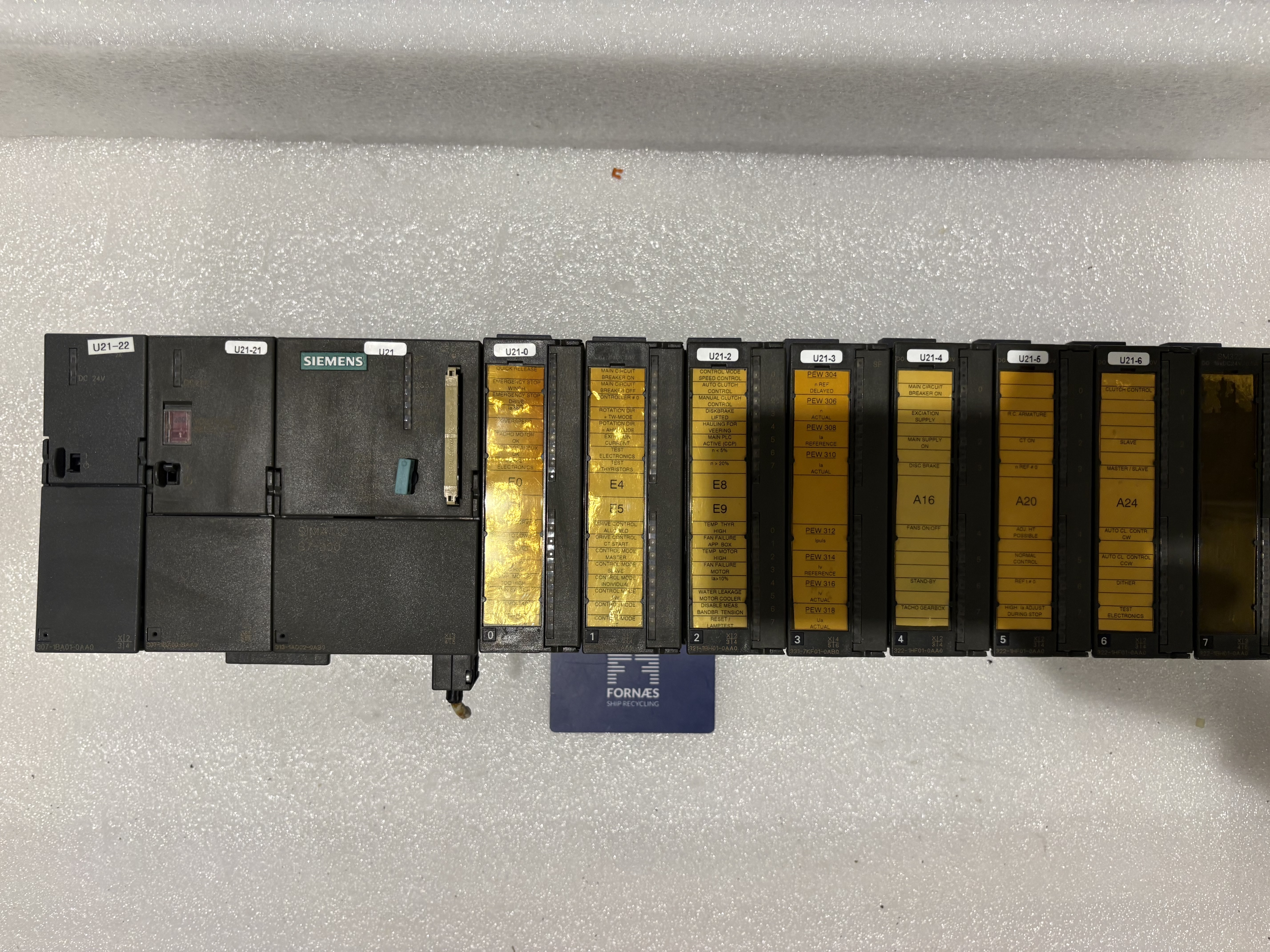 SIEMENS - SIEMENS SIMATIC S7 -300 PLC Controller