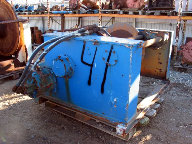 Image 1 of 2 - Split winch