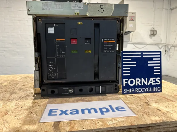 Image 1 of 6 - MERLIN GERIN - M32 H1