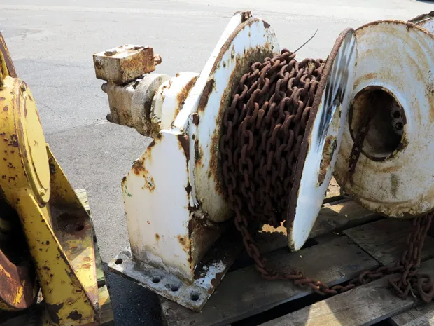 Image 1 of 3 - Wire winch, out hauling winch