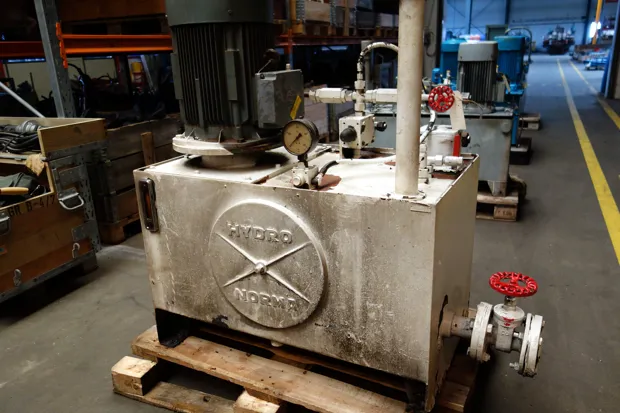 Image 3 of 6 - HS177