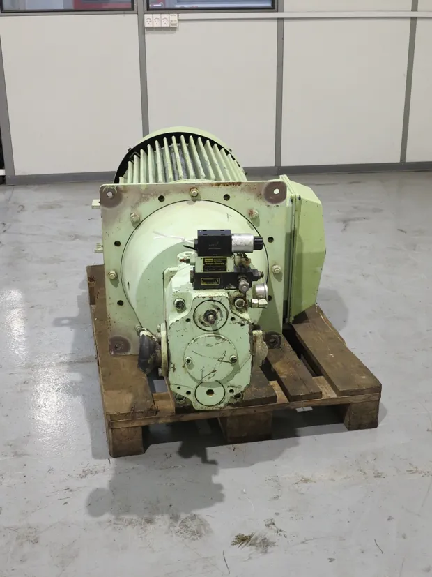 Image 3 of 7 - HP939