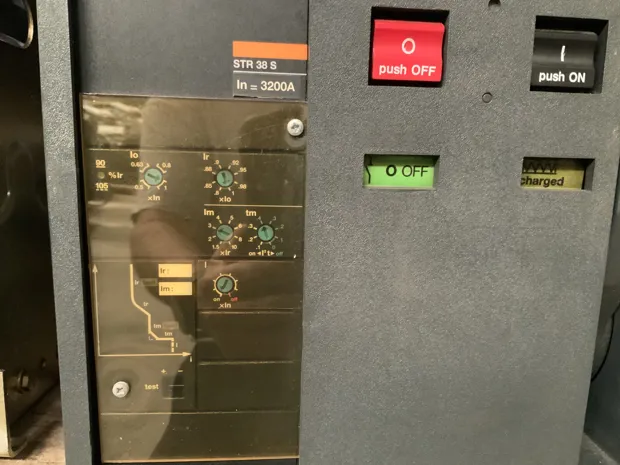 Image 3 of 3 - Merlin Gerin - M32H1