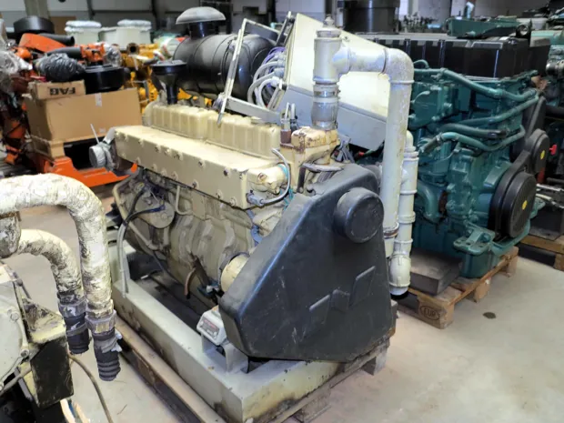 Image 2 of 5 - Sisu - 620 D