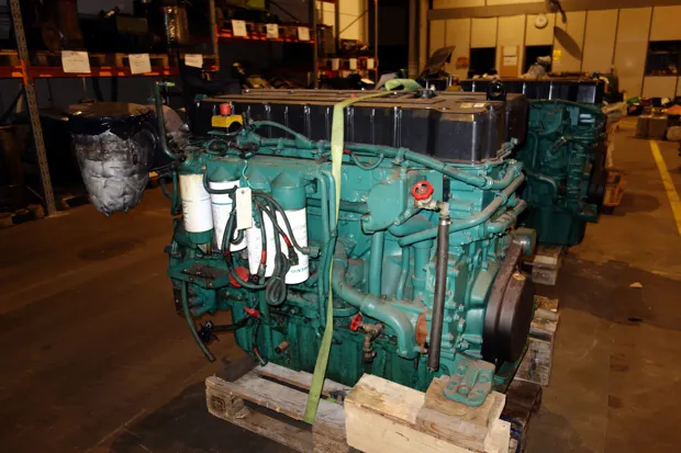 Image 3 of 4 - Volvo - D12D-B MH