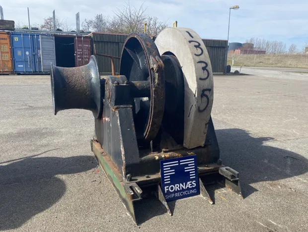 Image 3 of 11 - Anchor winch