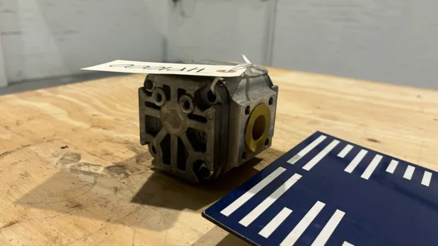 Image 2 of 8 - HP1000