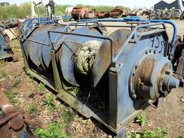 Image 2 of 2 - Trawl winch