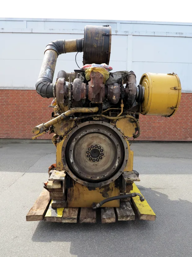 Image 2 of 8 - Caterpillar - 3512 B