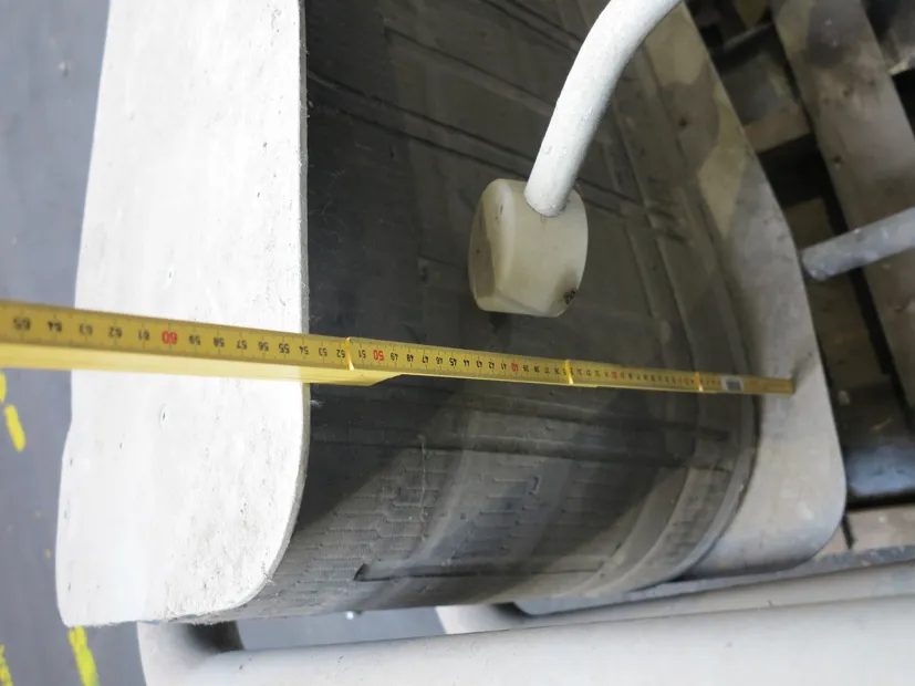 Image 5 of 6 - No plate