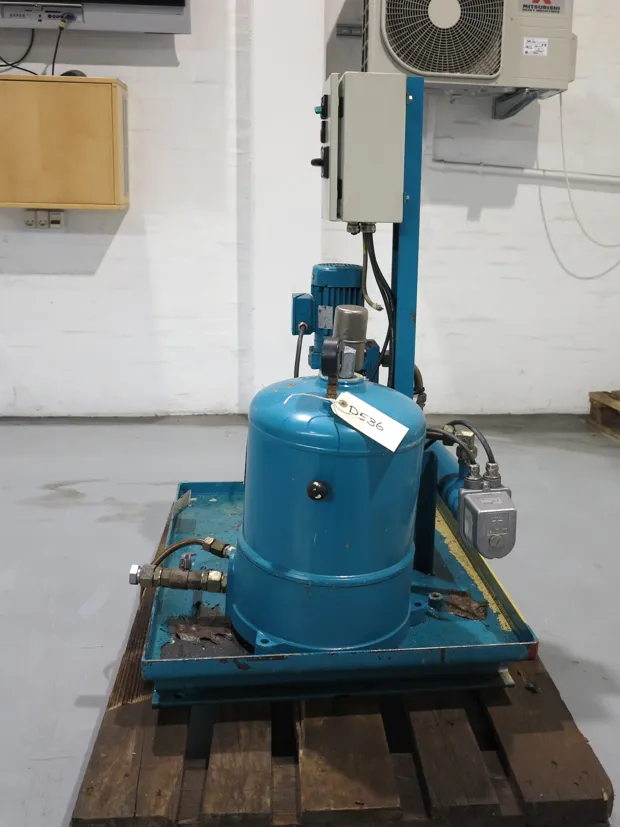 Image 2 of 6 - CJC - HDU 27/27