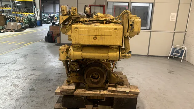 Image 6 of 9 - Caterpillar - D343