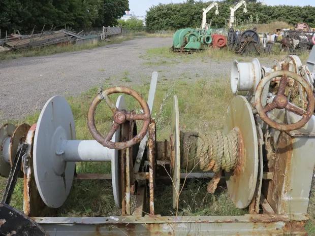 Image 2 of 4 - Trawl winch